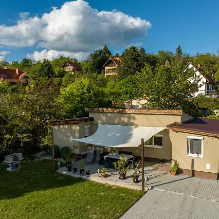 Fekete Orchidea Appartement Balatonkenese