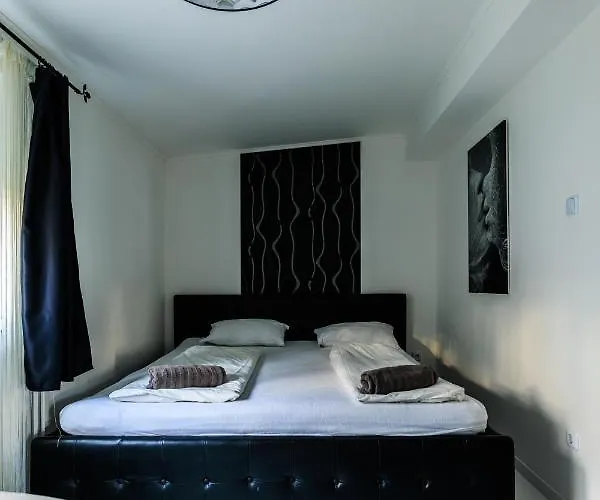 Fekete Orchidea Apartment Balatonkenese
