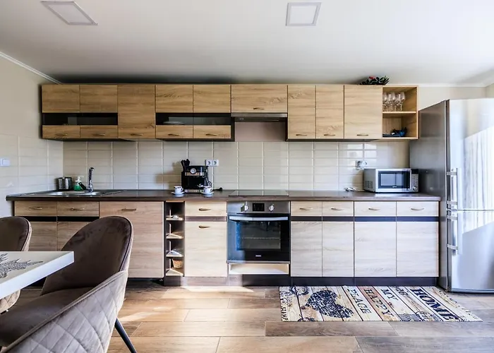 Fekete Orchidea * באלאטונקנשה